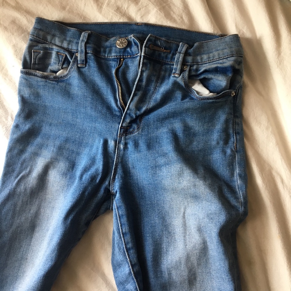 High waisted jeans